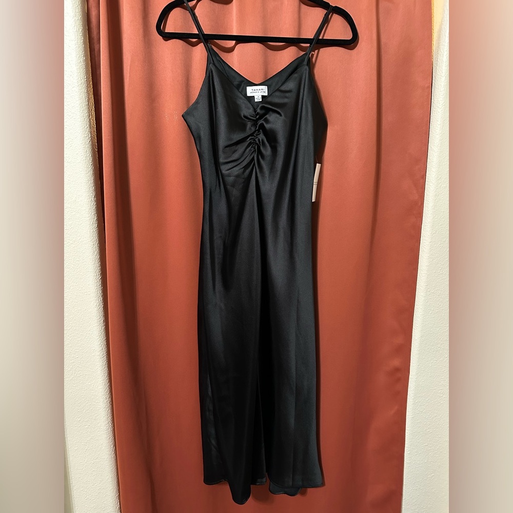 NWT Tahari Arthur S Levine Black Silky Dress LBD w/ Front Slit Women’s Size M
